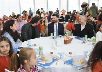 Kağıthane'de çocuklara özel tekne orucu iftarı