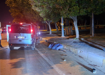 Kaldırıma çarpan araçtan fırlayan Buse öldü, sürücü yaralandı