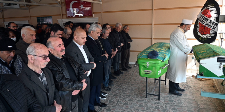 Karbonmonoksitten zehirlenen baba ve kızı toprağa verildi