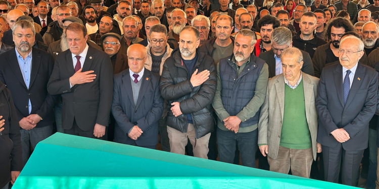 Kılıçdaroğlu, kuzeninin cenaze törenine katıldı