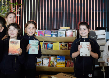 'Kitap getirene kahve bizden' diye başladı, 6 bin kitap toplandı