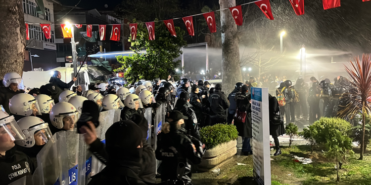 Kocaeli'deki protestolarda gözaltına alınan 14 kişiden 2’si tutuklandı