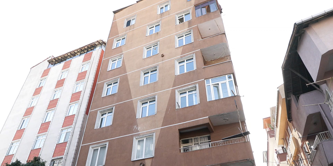 Küçükçekmece'de kolonu patlayan bina tahliye edildi