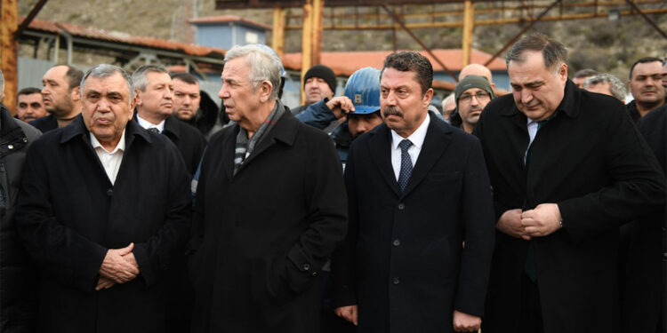 Mansur Yavaş Çayırhan'da madencilerle bir araya geldi