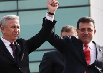 Türkiye demokrasisi maalesef bir başka evreye geçmiştir