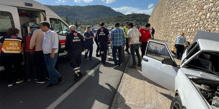 Mersin'de zincirleme kaza: 1 ölü, 9 yaralı