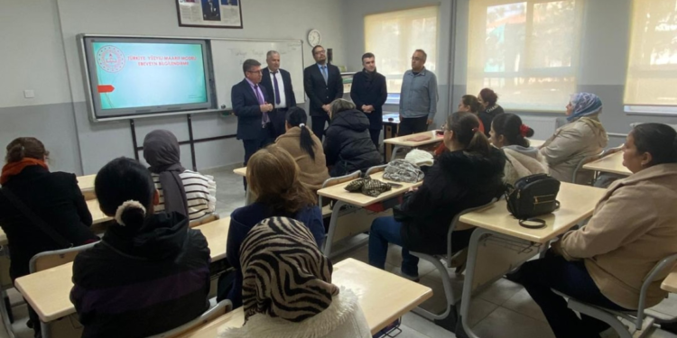 'Maarif Modeli Ebeveyn Okulu' kursları ilgi gördü