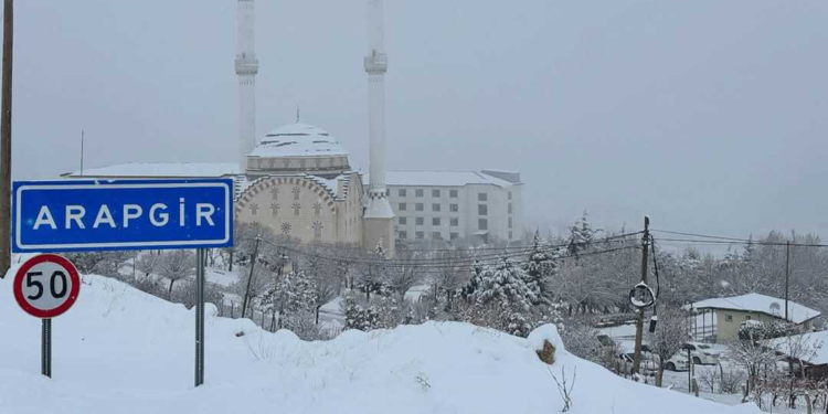 Malatya'da kar yağışı; Arapgir'de eğitime ara