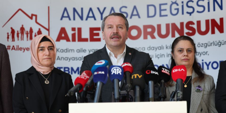 Memur-Sen'den 'aile korunsun' kampanyası