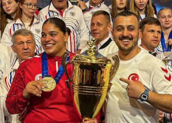 Milli boksör Havvanur Kethüda, Dünya Şampiyonu oldu