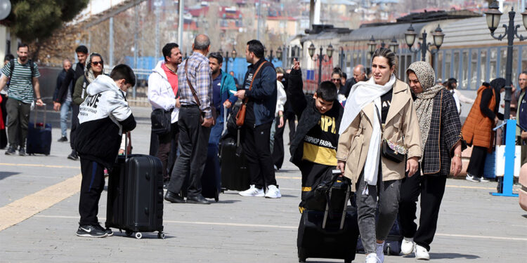 Nevruz tatilinde Van'a 60 bin İranlı turist bekleniyor