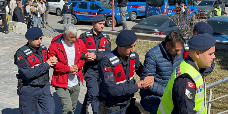 Niğde'de mumya satmaya çalışan şüpheliler adliyede
