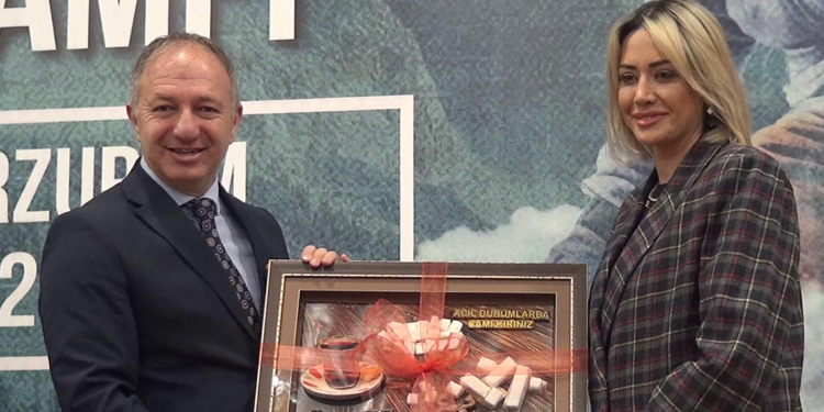 Oltu taşı, kıtlama şekeri ve limonlu çayın rölyefini yaptılar