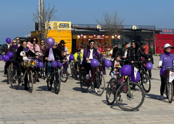 Ordu'da kadınlar ‘8 Mart’ için bisikletleriyle sahil turu attı