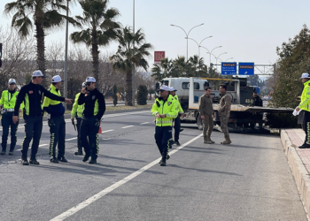 Özel harekat polislerini taşıyan zırhlı araç kaza yaptı: 6 yaralı