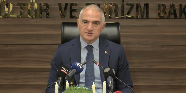 Özgün kimliğimizle dünyanın güçlü ve lider bir öznesi olacağız