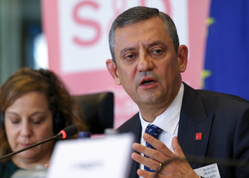 Özgür Özel Avrupa Parlamentosu'nda konuştu