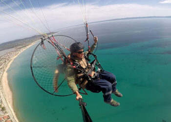 Paramotor pilotu 15 yıldır havadan çektiği görüntülerle bölgenin görsel arşivini tutuyor