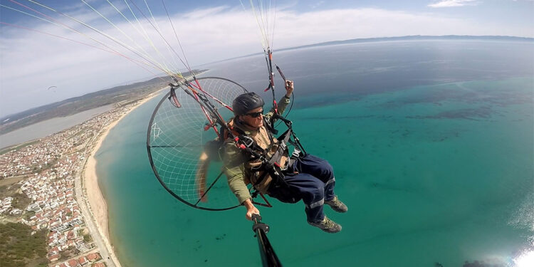 Paramotor pilotu 15 yıldır havadan çektiği görüntülerle bölgenin görsel arşivini tutuyor