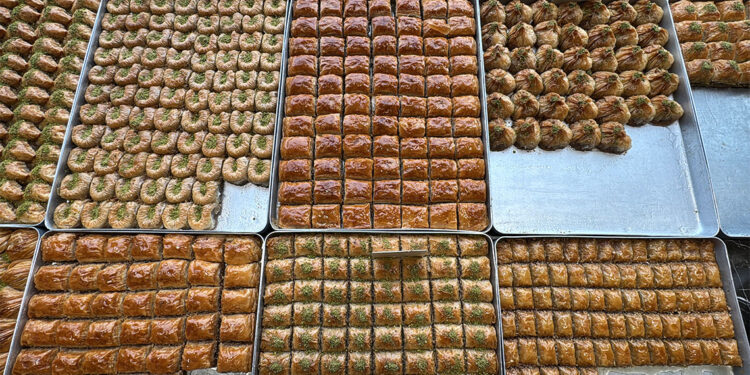 Ramazan ayı sonrası yoğun yemek tüketimi yapmayın