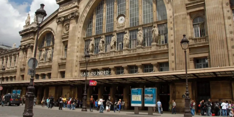 Paris'te tren raylarında İkinci Dünya Savaşı'ndan kalma bomba bulundu