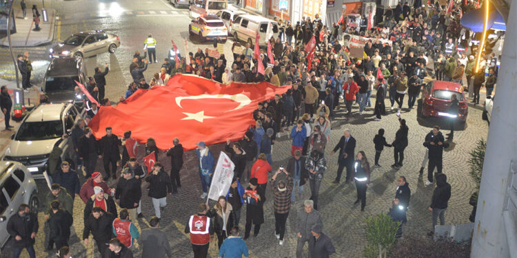 Rize'de Ekrem İmamoğlu'na destek yürüyüşünde arbede