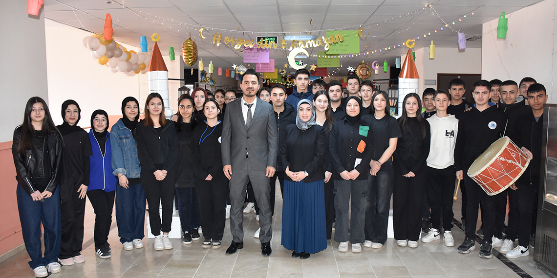 Ramazanın manevi ruhunu okullarına yansıttılar