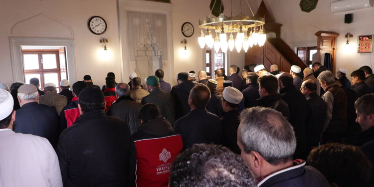 Restore edilen tarihi Bakkalzade Mescidi ibadete açıldı