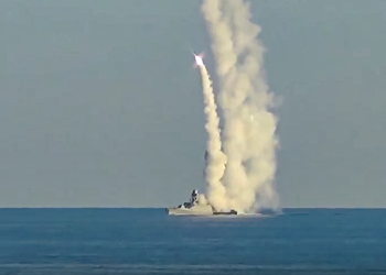 Rus denizaltı, Japon Denizi’nde ‘Kalibr’ seyir füzeleri fırlattı