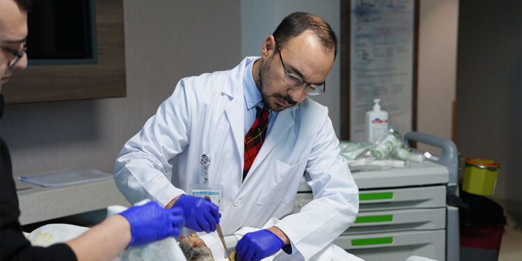 Şeker hastası olduğunu ayağındaki yarayla öğrendi