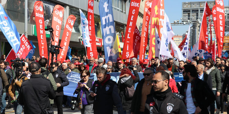 Sendikalardan İmamoğlu'nun gözaltına alınmasına tepki