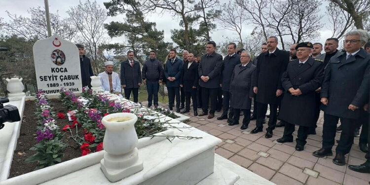 'Koca Seyit' mezarı başında anıldı