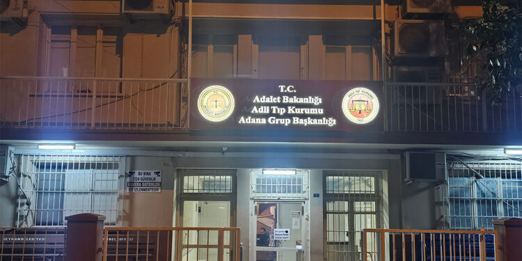 Adana'da sokakta tabancayla vurulmuş halde bulundu