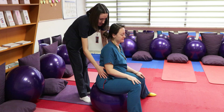 Sağlık Bakanlığı'nın 'Normal Doğum Eylem Planı' sezaryen oranını düşürüyor