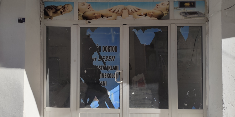 Sahte işlemler yapan kadın doğum uzmanının kliniği boşaltıldı