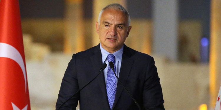 Sanatın gücüyle sahnede tarih yazıyoruz