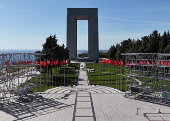 Şehitler Abidesi'nde '18 Mart' hazırlığı