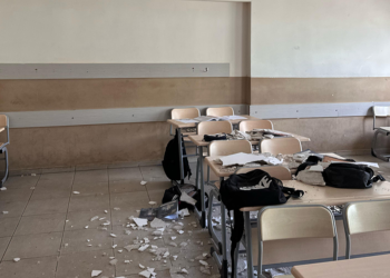 Sınıfın tavan sıvası düştü; 4 öğrenci yaralandı