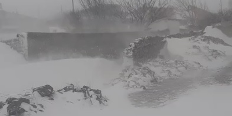 Sivas'ın kırsal kesimlerinde kar kalınlığı yarım metreyi aştı