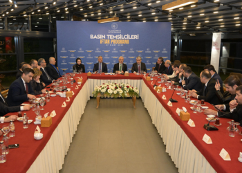 Sosyal medyada 13 yaş altına izin verilmesin