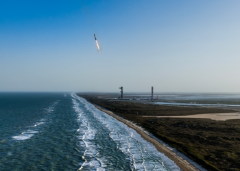 SpaceX'in Starship roketi 8'inci test uçuşunda da parçalandı