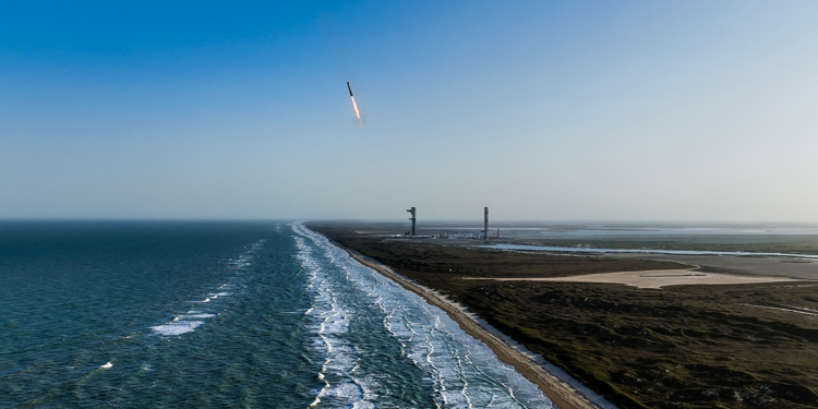 SpaceX'in Starship roketi 8'inci test uçuşunda da parçalandı