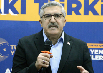 Stajyer genel başkanlar Cumhurbaşkanımızı tenkit ediyorlar