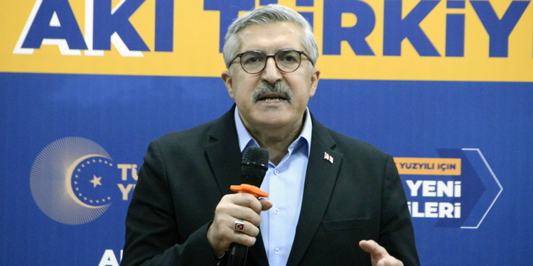 Stajyer genel başkanlar Cumhurbaşkanımızı tenkit ediyorlar