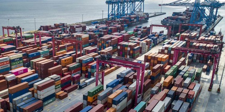 Şubat ayında ihracat azaldı, ithalat arttı