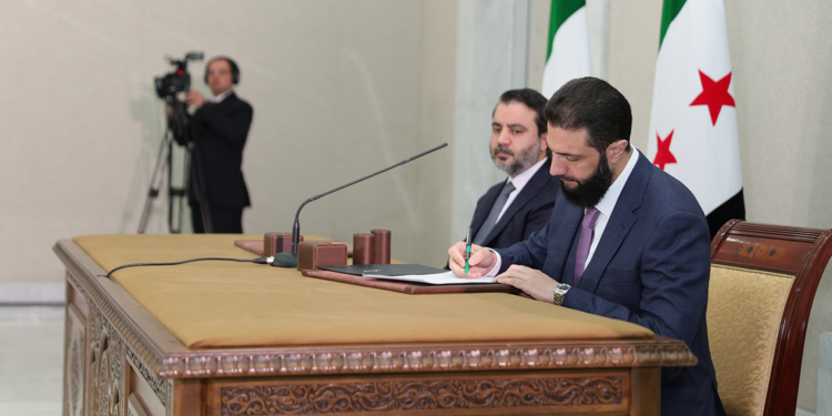 Suriye Cumhurbaşkanı Şara, geçici anayasa bildirgesini imzaladı