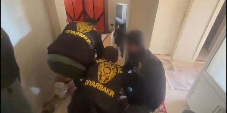 Takip ettiği kadınları gizlice çeken şüpheli tutuklandı