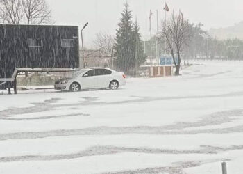 Bursa ve Tekirdağ'da dolu; sürücüler zor anlar yaşadı