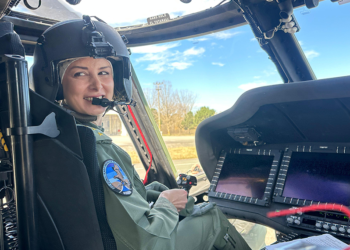 TSK'nın kadın pilotları helikopterlerle görevden göreve koşuyor