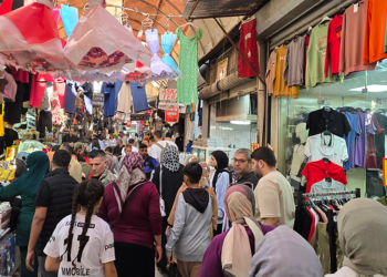 Tarihi Uzun Çarşı'da Ramazan Bayramı yoğunluğu